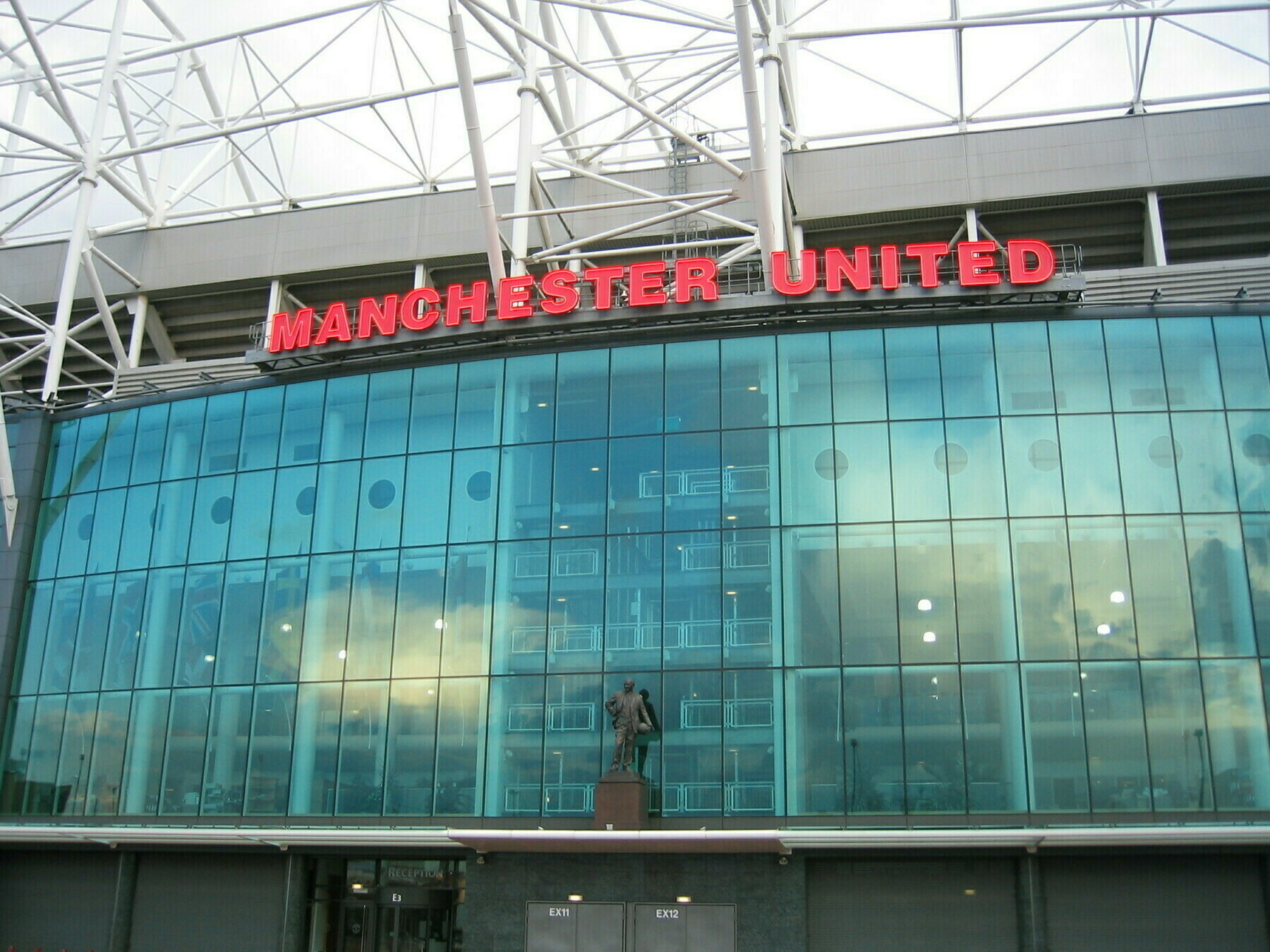 Exterior image of Manchester United's stadium, Old Trafford